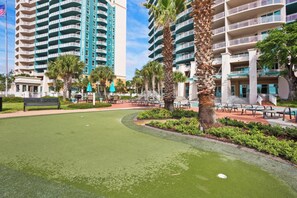 Property grounds - Serenity Now: Your Tranquil Escape Awaits. 2 POOLS! Walk to the Beach! (Gulfport)