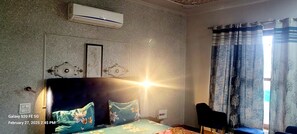 4 bedrooms, WiFi, bed sheets