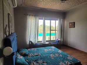 4 bedrooms, desk, free WiFi, bed sheets