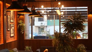 Coffee shop