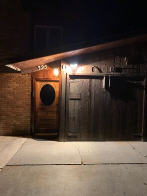 Exterior detail - Beautiful & Spacious 7-Beds by 𝐁𝐘𝐔𝐈 (Rexburg)
