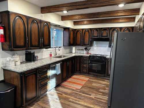 Beautiful & Spacious 7-Beds by 𝐁𝐘𝐔𝐈