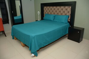 2 bedrooms, desk, laptop workspace, iron/ironing board - Casa Confort La Herradura (Arandas)