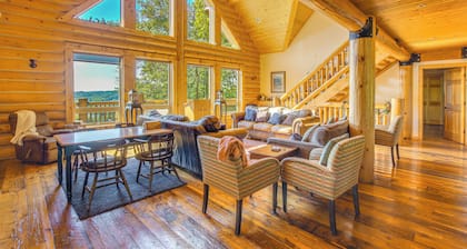 Secluded Iowa Home Near Hiking & Fishing!