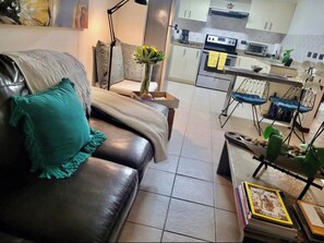 Interior - Charming apt in exclusive area close to Starbucks, escazu avenue, Hospital Cima. (San Rafael)