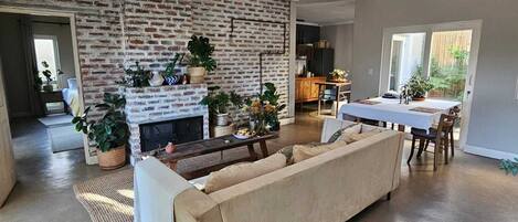 Smart TV, fireplace, video games