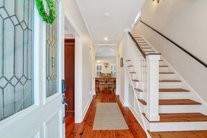 Interior - Bluffton Breeze-3BR Heart of Old Town Village Home (Bluffton)