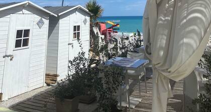 Charming 2-bedroom apartment with AC, WiFi in beachfront Letojanni near Taormina