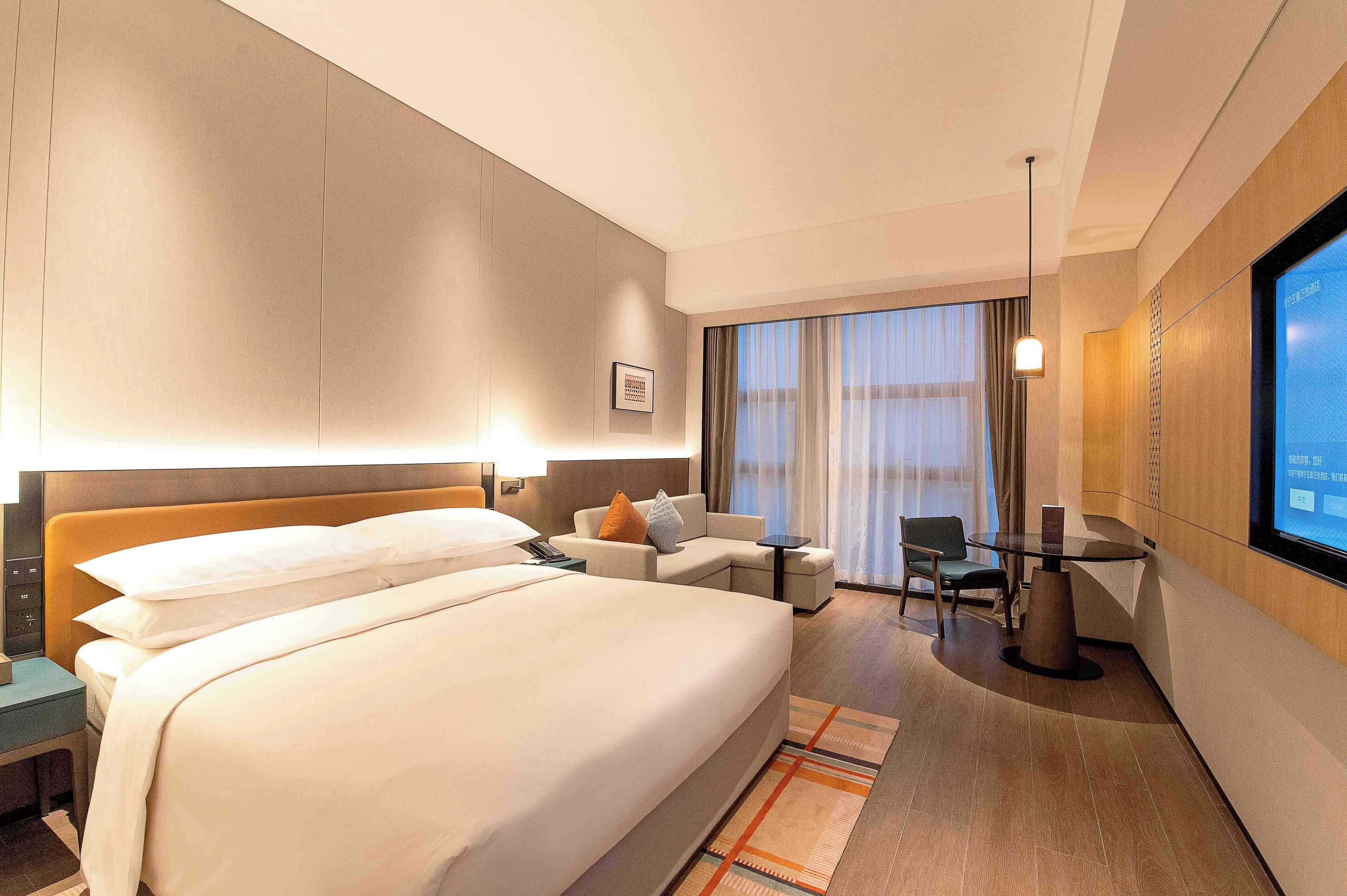 Superior Room, 1 King Bed