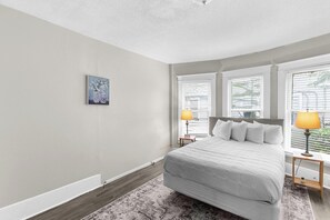 5 bedrooms, iron/ironing board