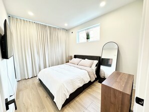 3 bedrooms, in-room safe, iron/ironing board, free WiFi