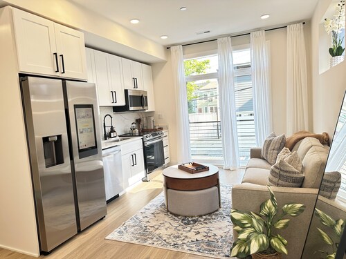 Modern 3BR 3BA Furnished Bi-Level Condo in Washington, DC