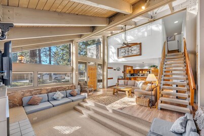 Lucky Lady 404 - Steps to Beach - Community Pool