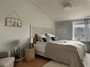 3 Schlafzimmer, Bügeleisen/Bügelbrett, Reisekinderbett, Bettwäsche