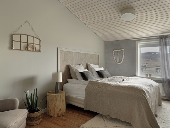 3 Schlafzimmer, Bügeleisen/Bügelbrett, Reisekinderbett, Bettwäsche