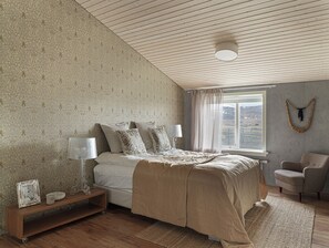 3 Schlafzimmer, Bügeleisen/Bügelbrett, Reisekinderbett, Bettwäsche