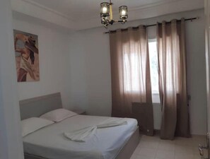 2 bedrooms, iron/ironing board, WiFi, bed sheets