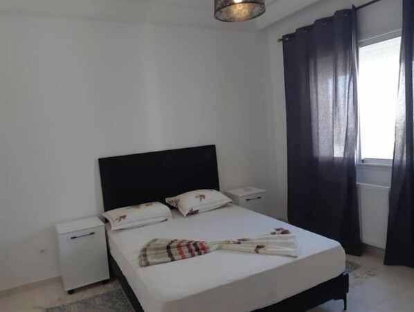 2 bedrooms, iron/ironing board, WiFi, bed sheets