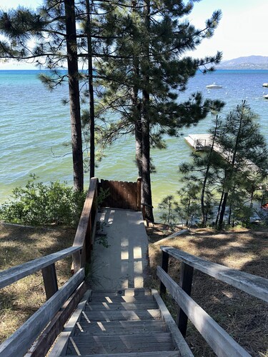 Tahoe Acres - Lakefront Home with a Hot Tub | CYH1281