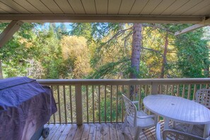 Outdoor dining - Forest View Townhouse - Comm Pool & Tennis KWC0655 (Kings Beach)