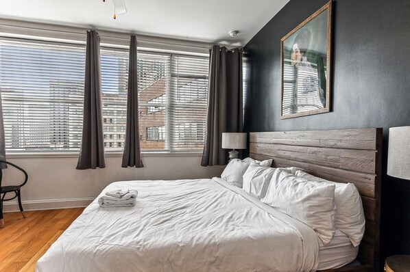 1 slaapkamer, een strijkplank/strijkijzer, wifi, beddengoed