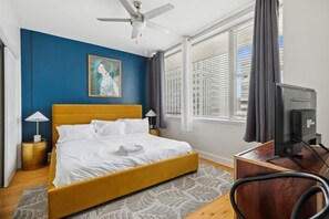 1 chambre, fer et planche à repasser, draps fournis