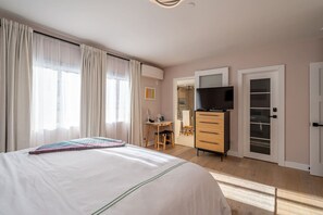 3 habitaciones, caja de seguridad en la habitación y escritorio 