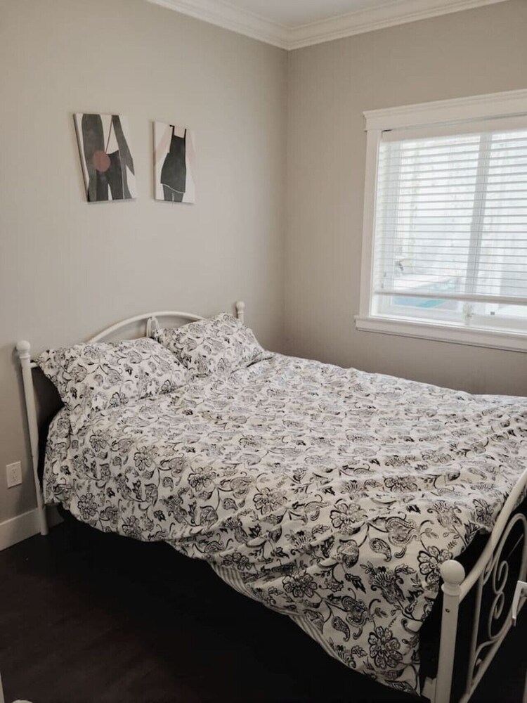 Independant Suite Near Royal Oak Skytrain Station Burnaby Vrbo