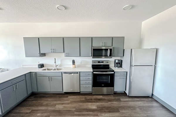 Refrigerador, microondas, horno, placa de cocina