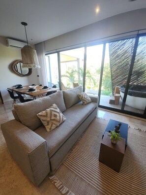 Smart TV - Sky Condos Tulum - La Veleta - 2 Bedroom Apartment (Tulum)