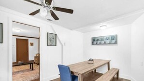 Dining room - Fresh in Fairfield (Fairfield)