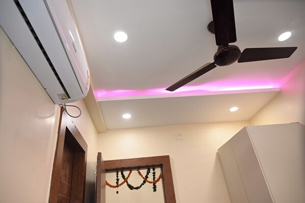 Family Double Room, City View | Air conditioning