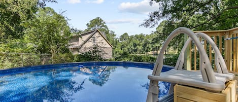 Piscine extérieure en saison