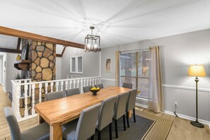 Dining room - Lake View Newly Renovated (Birmingham)