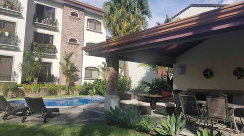 Exclusive apartment with pool near Avenida Escazu, Starbucks, hospital, etc. 