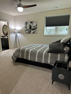 4 bedrooms, free WiFi, bed sheets, wheelchair access