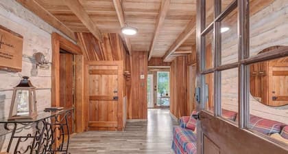 Hickory Haven • Cozy Lakefront Escape + Dock