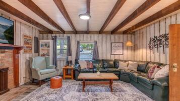 Fernseher, Kamin, Arbeitsbereiche