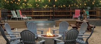 Huge secluded yard•hot tub•game room• 5-15 min to DU, DTC, DT