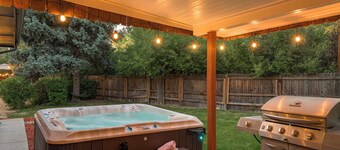 Huge secluded yardâąhot tubâągame roomâą 5-15 min to DU, DTC, DT