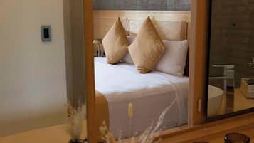 Junior Single Room, Mountain View | Bathroom | Shower, towels