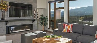 TWO-BEDROOM COLORADO: True ski-in/ski-out directly on peak 8 lifts, ski-school!