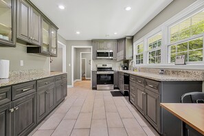 Private kitchen - American Retreat (Huntsville)