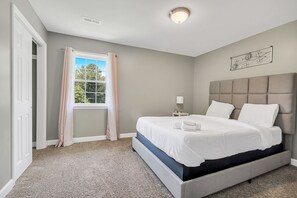 4 chambres, fer et planche à repasser