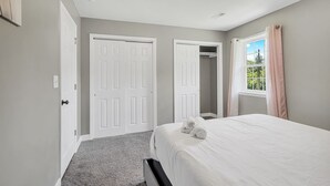 4 bedrooms, iron/ironing board - American Retreat (Huntsville)