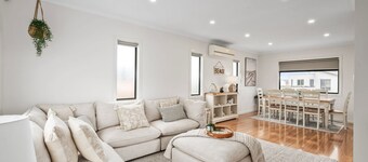 Tides Edge - Your Coastal Retreat One Street from the Beach