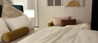 Charming 2-bedroom house with AC, WiFi in fantastic New Haven