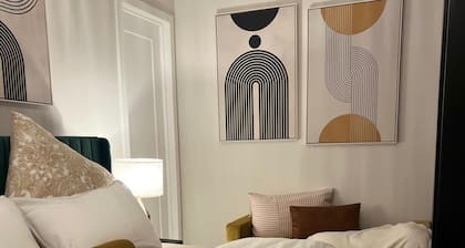 Charming 2-bedroom house with AC, WiFi in fantastic New Haven