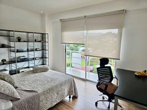 3 chambres, fer et planche à repasser, Wi-Fi, draps fournis