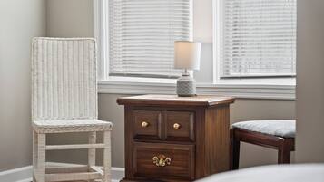 5 bedrooms, iron/ironing board